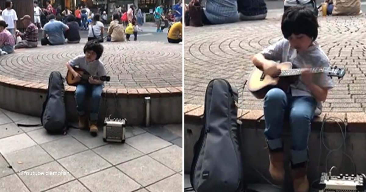 ukl.jpg?resize=412,275 - Hace arder las redes mostrando su maestría tocando el ukelele, este niño sí que tiene talento