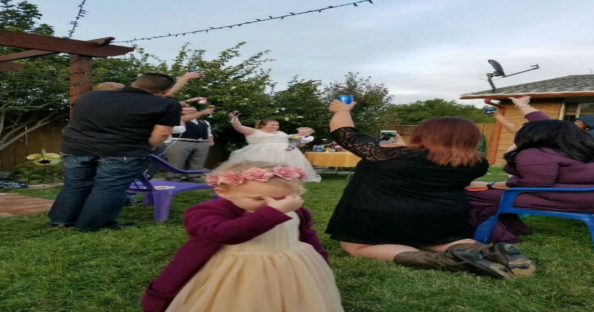 3 25.jpg?resize=412,275 - 30+ Hilarious Photos Of Kids At Weddings That Will Make You Laugh