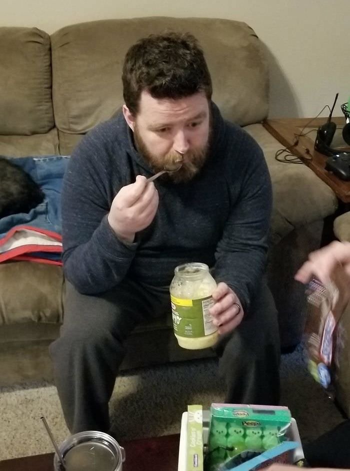  I Put Vanilla Pudding In A Mayonnaise Jar. My Kids Were Horrified As I Ate It While Watching Them Open Their Easter Presents