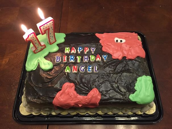  My Mom Made Me A Splatoon-Themed Cake For My Birthday