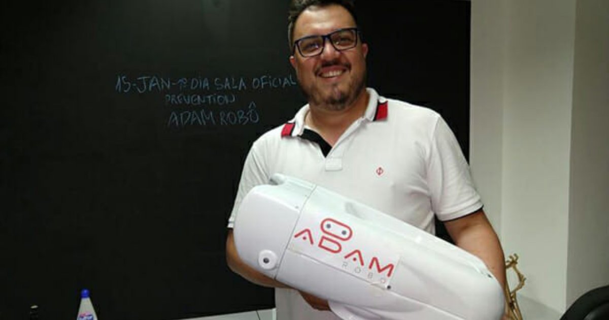 adamjuliano.png?resize=1200,630 - Um pequeno robô é capaz de evitar casos de cegueira no Brasil