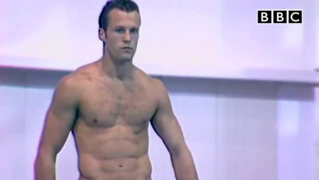 Footage Of Jason Statham Competing In Diving At The 1990 Commonwealth