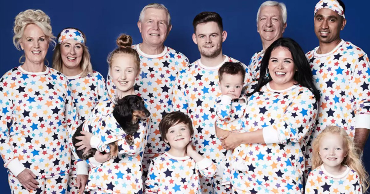 ggdgd.jpg?resize=1200,630 - Matching PJs For The Whole Family, Including The Dog, Is A Real Thing Now And People Are Already Loving It