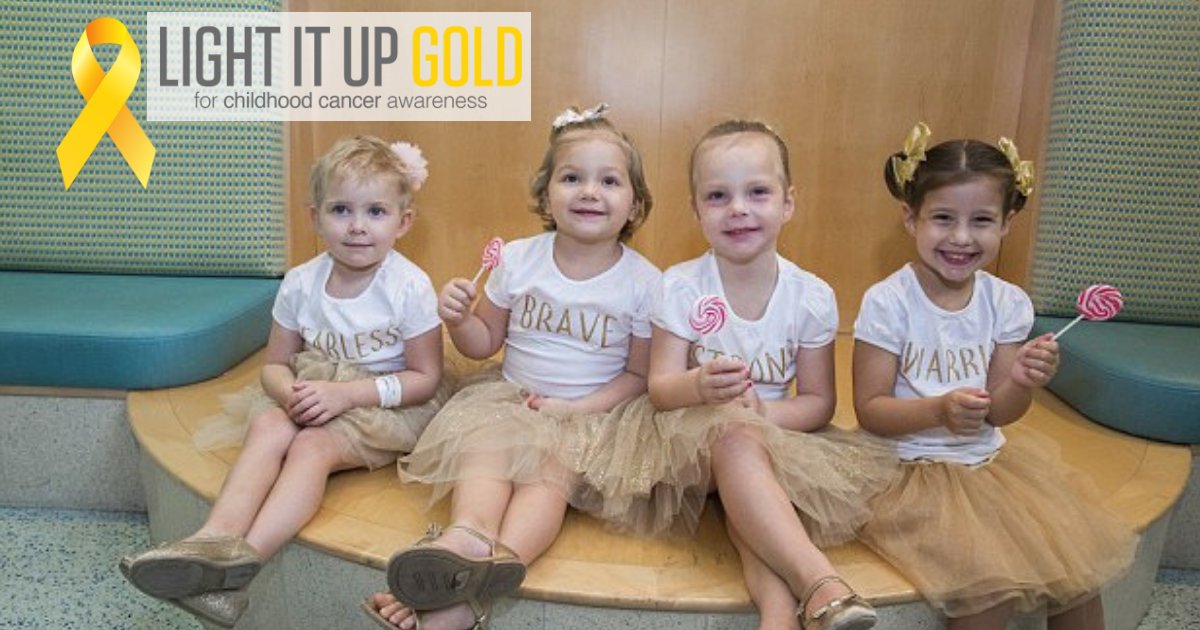 untitled design 12 2.png?resize=1200,630 - Quatre petites filles posent pour une photo touchante à l'hôpital après avoir vaincu le cancer ensemble