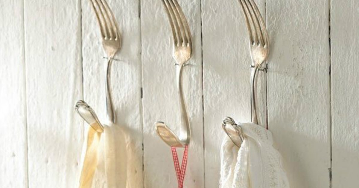 3 156.jpg?resize=1200,630 - 15 Creative Ways To Upcycle Old Silverware
