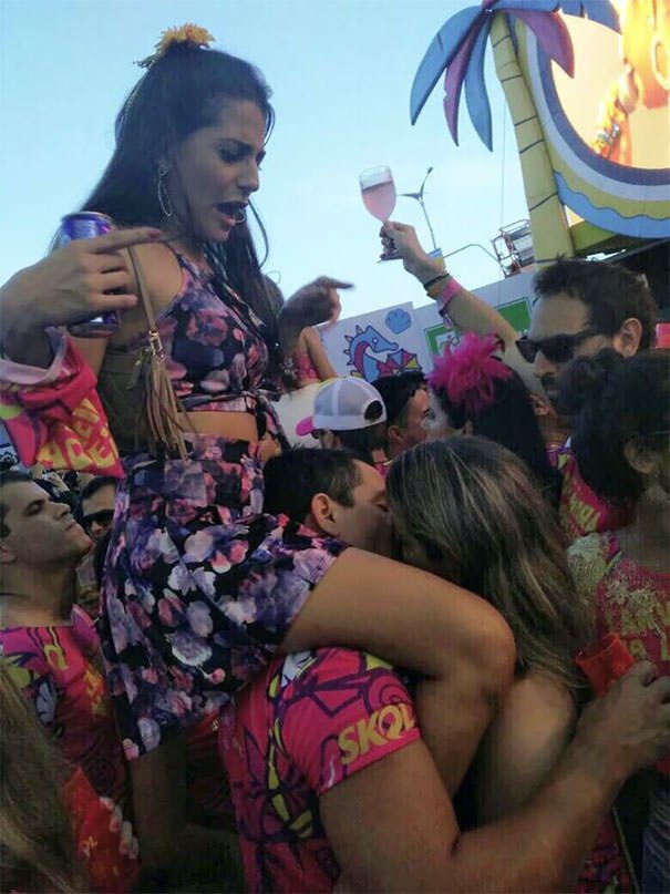 A Lad That Drunk So Much During The Brazilian Carnival That He Forgot His Girlfriend Was On His Shoulders