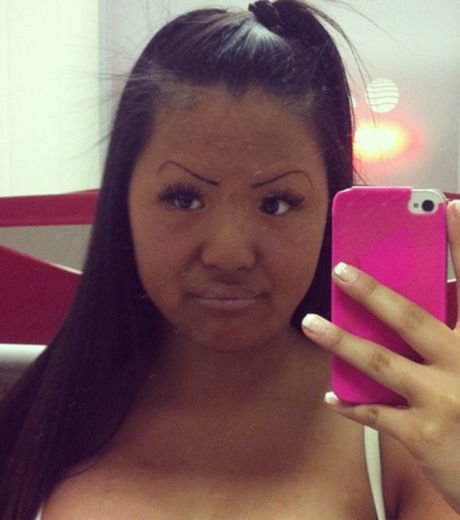20 fotos de mulheres que acabaram com as suas sobrancelhas