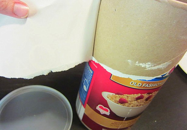 oatmeal-canister-raffia-vase