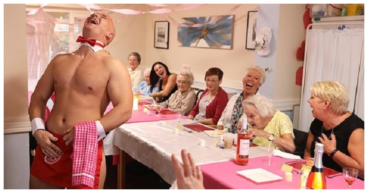 butler.jpg?resize=1200,630 - Des majordomes nus réussissent à pimenter les choses pour les résidentes d'une maison de retraite au Royaume-Uni