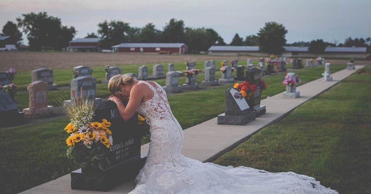 featured image 26.jpg?resize=412,275 - Bride Wears Wedding Dress To Fiance's Grave On The Day They Were Supposed To Get Married