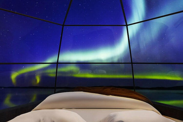 iglus de lujo 4 finlandia arquitectura disencc83o naturaleza viajes turismo belleza auroraboreal.jpg?resize=412,275 - Vista mais linda do mundo: Aurora boreal em um iglu de vidro na Finlândia