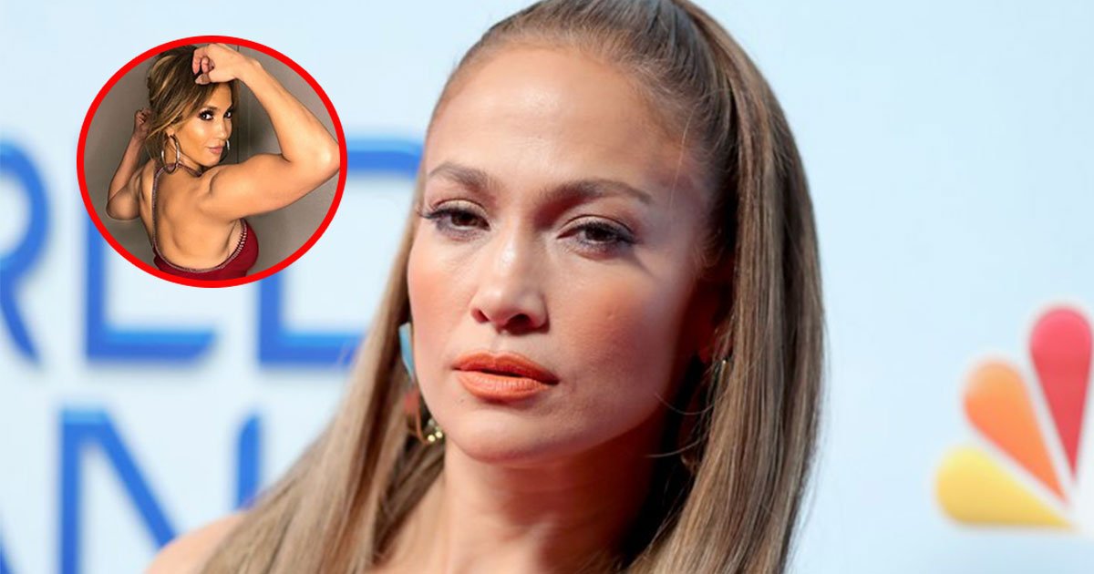 jennifer lopez posted an instagram photo and fans loved how ripped she is.jpg?resize=412,232 - Jennifer Lopez a publié une photo sur Instagram et les fans ont adoré à quel point elle est encore belle