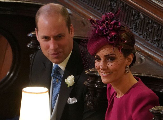 kl.jpg?resize=412,232 - Momento raro: William e Kate trocam carícias em público durante casamento real