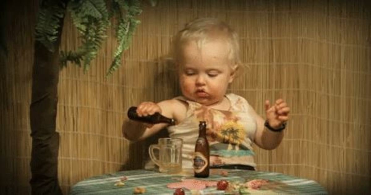 10 93.jpg?resize=1200,630 - 27 Hilarious Photos Of Kids Being Total Jerks… #12 Has A Funny Way Of Getting What He Wants.