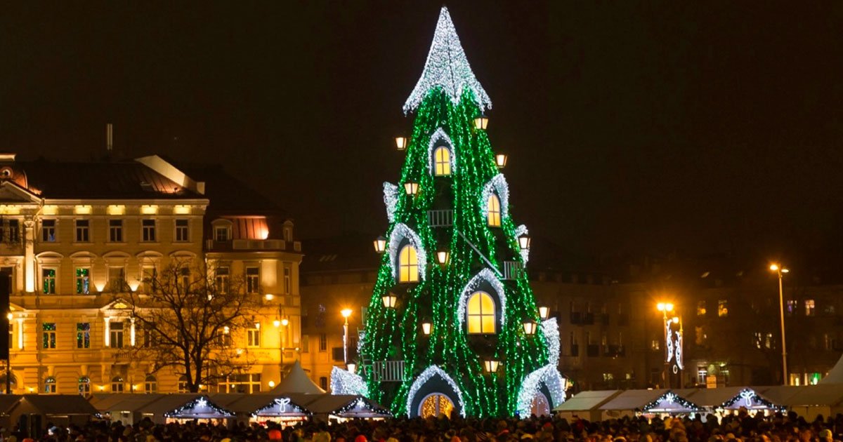 5 175.jpg?resize=412,232 - Los 11 árboles de Navidad más vistosos del mundo