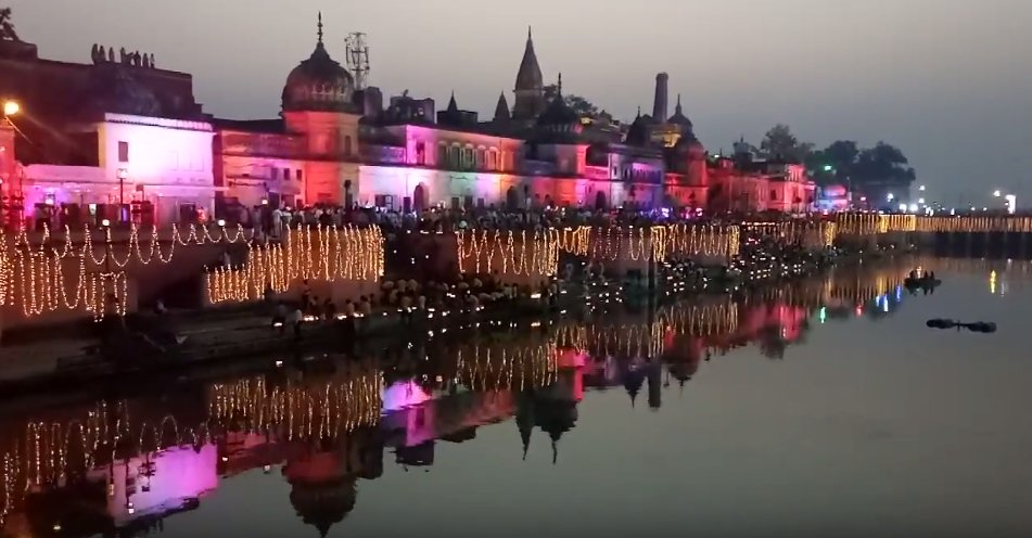 capture decran 2018 11 07 a 16 13 30.png?resize=412,232 - La ville indienne de Ayodhya allume 300 000 lampes simultanément pour un record du monde.