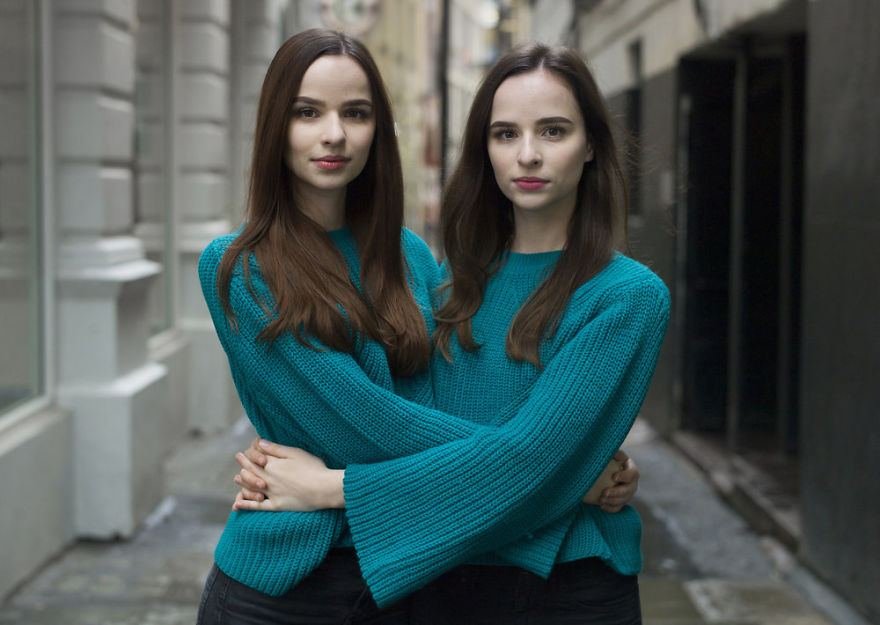 Ces portraits de jumeaux identiques montrent à quel point ils sont différents