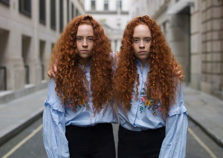 Ces portraits de jumeaux identiques montrent à quel point ils sont différents