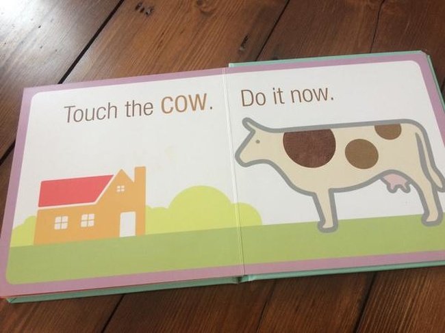 cow.jpg?resize=412,275 - Mehr als 20 Bilder in Kinderbüchern, die viele Fragen aufwerfen