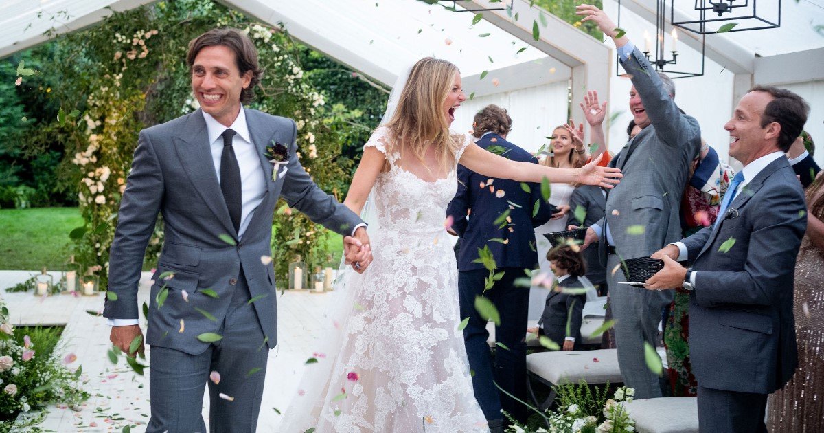 featured image 14.jpg?resize=412,232 - Gwyneth Paltrow partage la première photo de son mariage avec Brad Falchuk