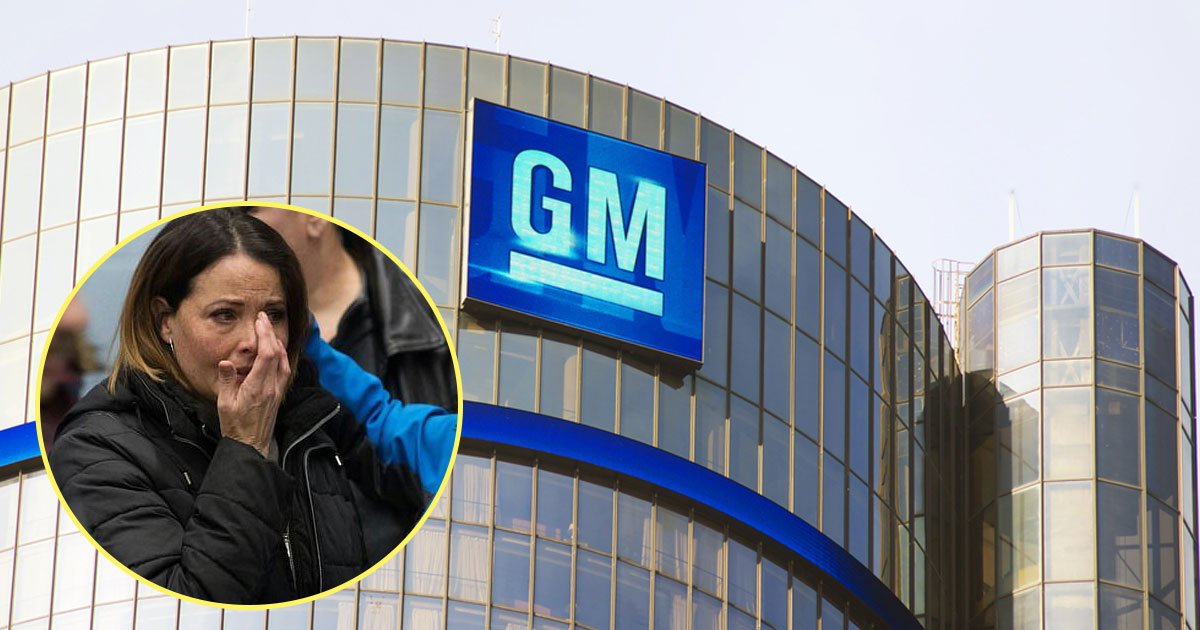 gm job layoff.jpg?resize=412,232 - Workers Pictured Crying After GM Announced 14,000 Job Layoffs