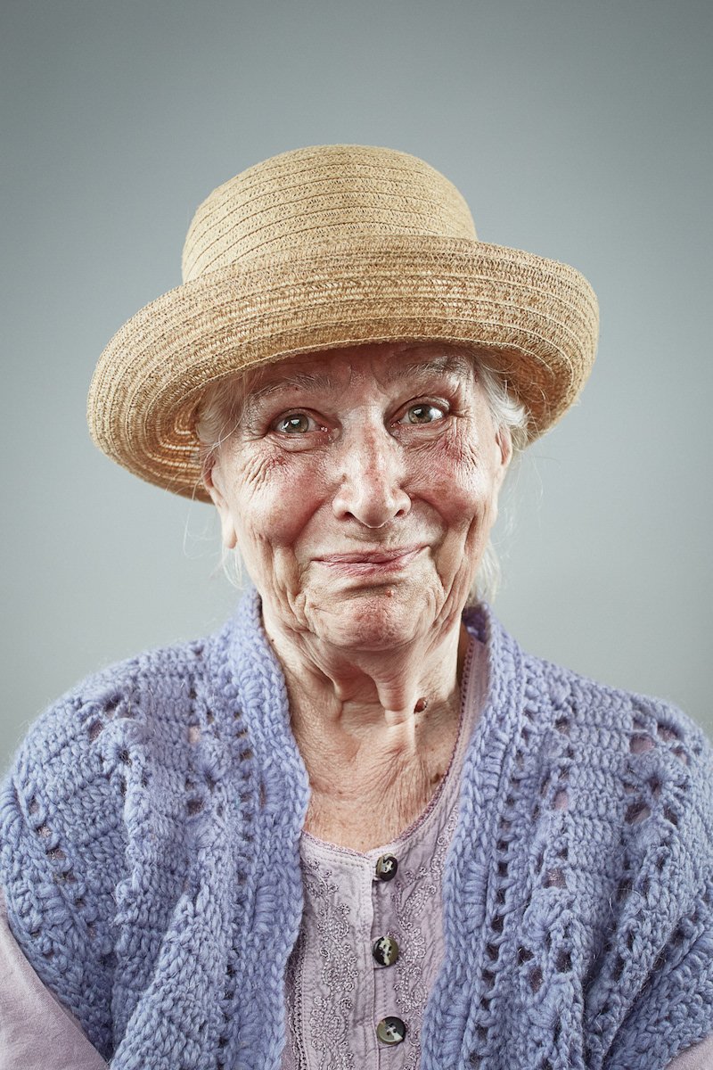 ilya noda sourire seniors joie age 8.jpg?resize=1200,630 - Elle immortalise en photo les sourires de ces retraités bienheureux.