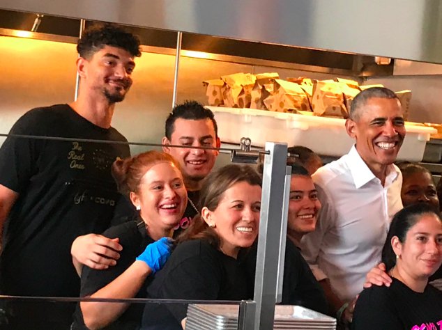 img 5be4bf50396a7.png?resize=1200,630 - Obama est allé manger des tacos en Floride et tout le monde a perdu la tête.