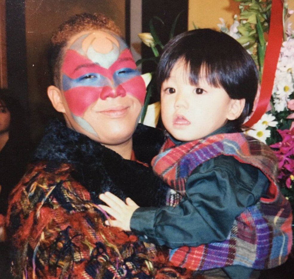 感動の再会 年前にアジャコングが抱っこした少年との奇跡の再会に涙が止まらない Hachibachi 感動の再会 年前にアジャコングが抱っこした少年との奇跡の再会に涙が止まらない Hachibachi