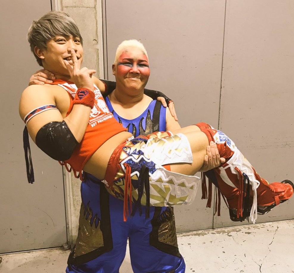 感動の再会 年前にアジャコングが抱っこした少年との奇跡の再会に涙が止まらない Hachibachi 感動の再会 年前にアジャコングが抱っこした少年との奇跡の再会に涙が止まらない Hachibachi
