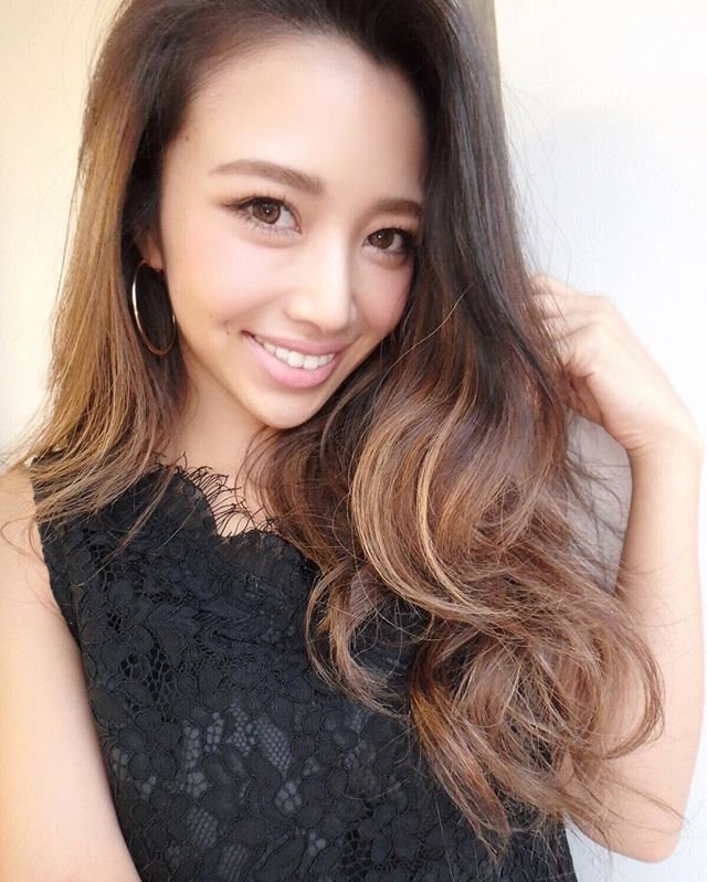 肩幅が広い女性の綺麗な見せ方とは Hachibachi 肩幅が広い女性の綺麗な見せ方とは Hachibachi