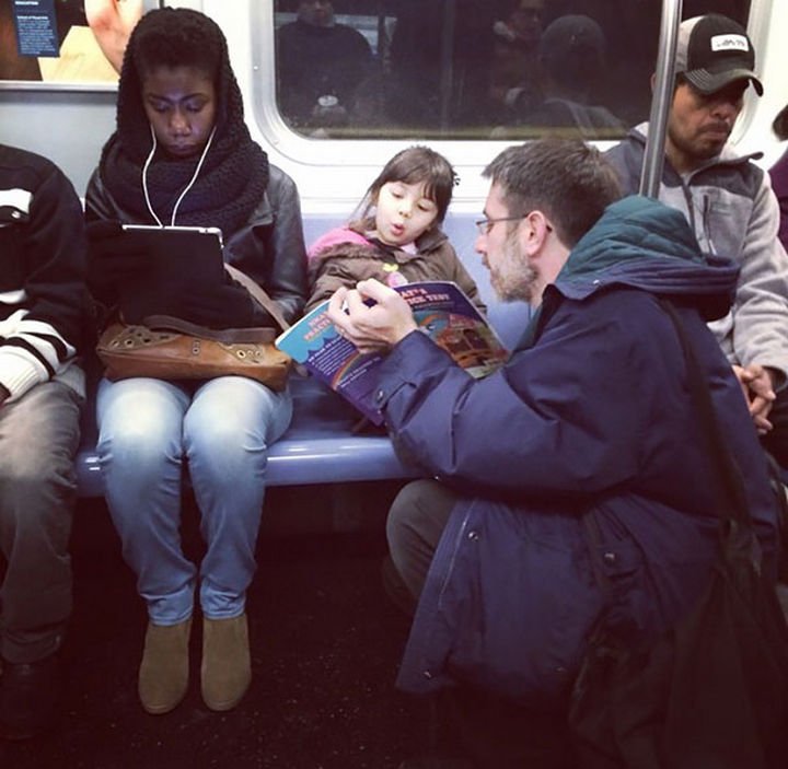 16 Super Dads Are Heroes to Their Kids - Even after a long day at work, this father takes time to teach his children on the ride home.