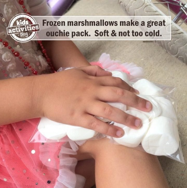 21 Best Mom Hacks - Keep marshmallows in a ziplock bag in the freezer for the perfect ouchie pack that is soft and not too cold.