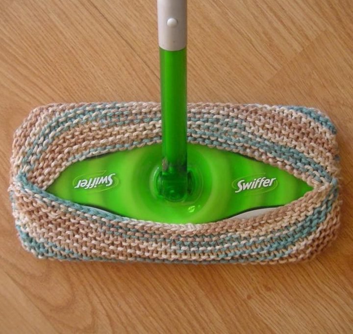 35 House Cleaning Tips - Making a DIY reusable Swiffer pad.