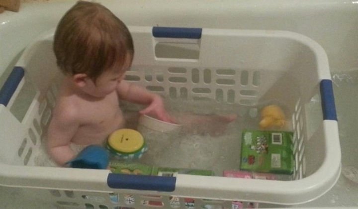 24 Life Hacks for Kids - Make playtime in the bathtub more fun by keeping their toys within arm