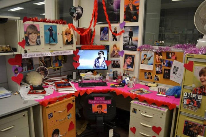 25 Office Pranks - Perfect for the co-worker who has Bieber Fever.