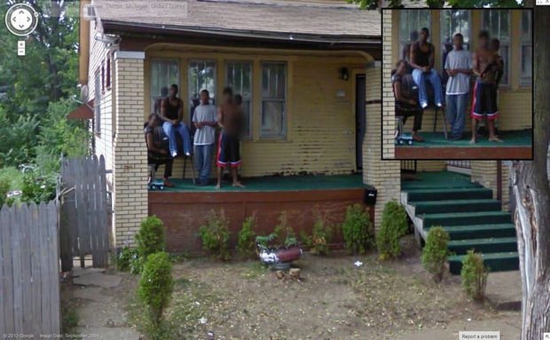 25 Weird Things Found on Google Maps - Is that a gun he