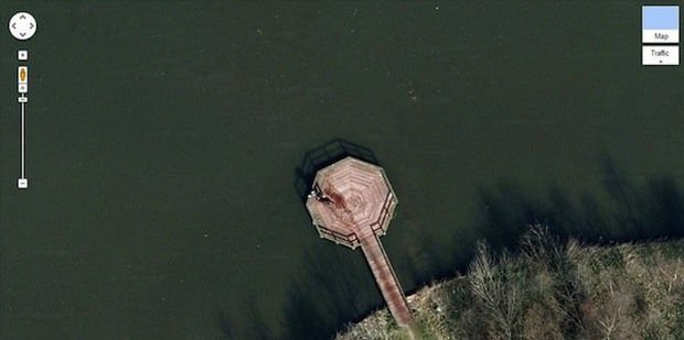 25 Weird Things Found on Google Maps - Is it just me or are they dragging something suspicious?