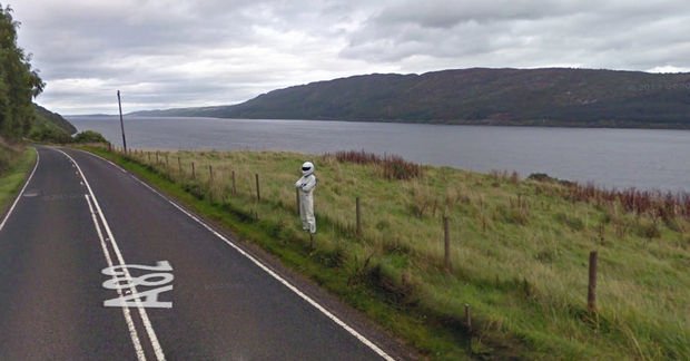 25 Weird Things Found on Google Maps - "Take me to your leader!"