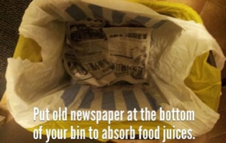 26 Simple Life Hacks - Taking out the garbage can leave a stinky leaky mess but not with this tip.