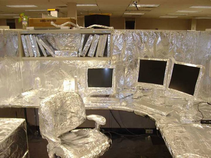 26 Funny Office Pranks That Are Anything But Subtle - Small Joys