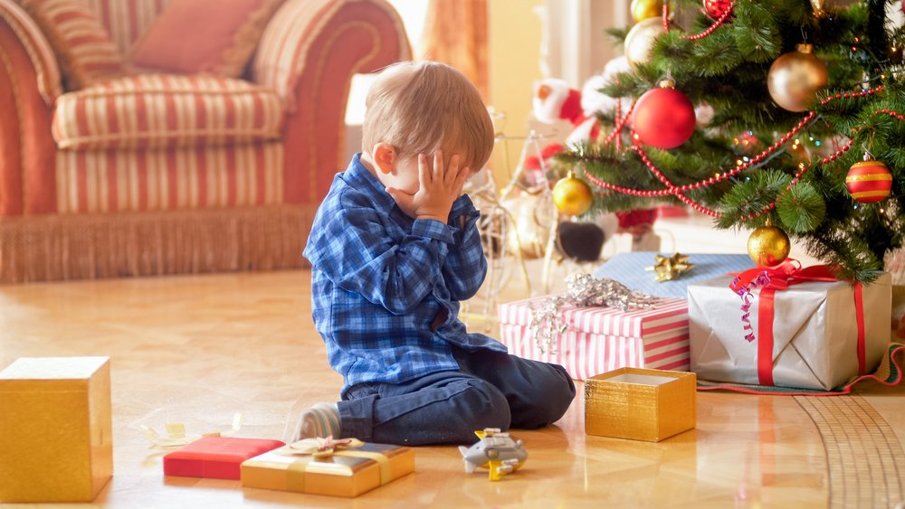 depositphotos 212080710 m 2015.jpg?resize=1200,630 - Allemagne : mécontent de ses cadeaux de Noël, un enfant de 9 ans appelle la police