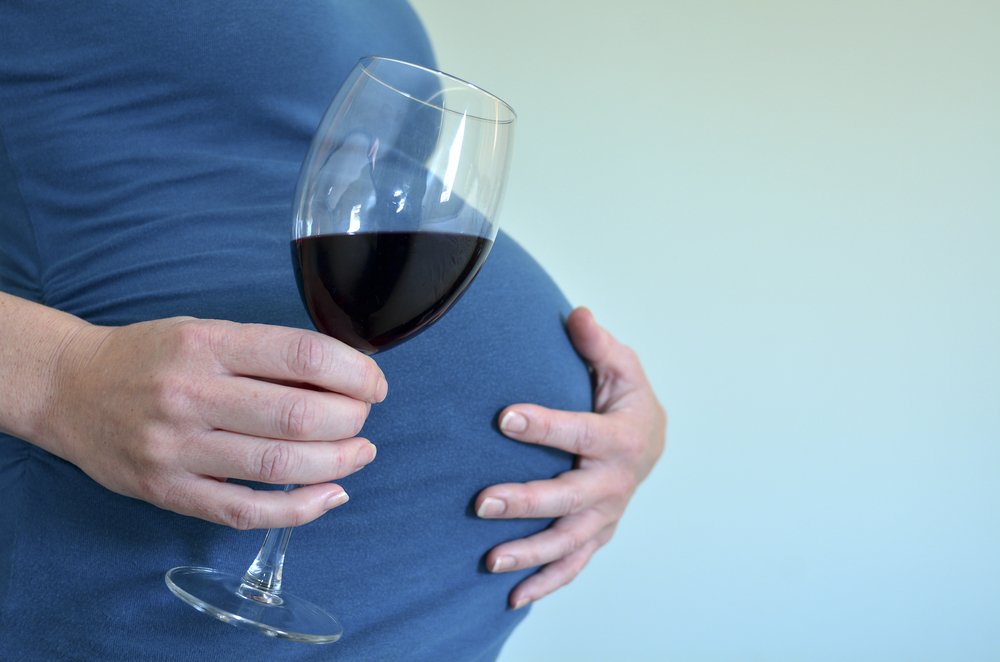 depositphotos 48068181 m 2015.jpg?resize=1200,630 - Selon une étude, 1 enfant sur 6 pourrait être affecté par la consommation d'alcool pendant la grossesse