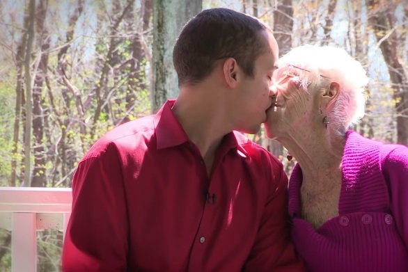 31 Year Old Man Dating 91 Year Old Girlfriend Explains Why He Loves To Date Older Women Small Joys