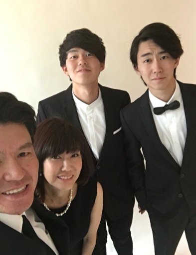 ヒロミ 松本伊代夫婦の子どもがイケメン Hachibachi ヒロミ 松本伊代夫婦の子どもがイケメン Hachibachi