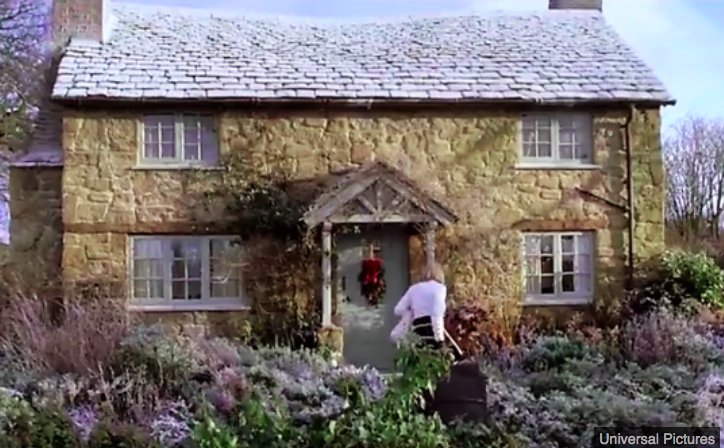 img 5c141c5f7ce22.png?resize=1200,630 - Le cottage qui a inspiré le film de Noël 'The Holiday' est en vente