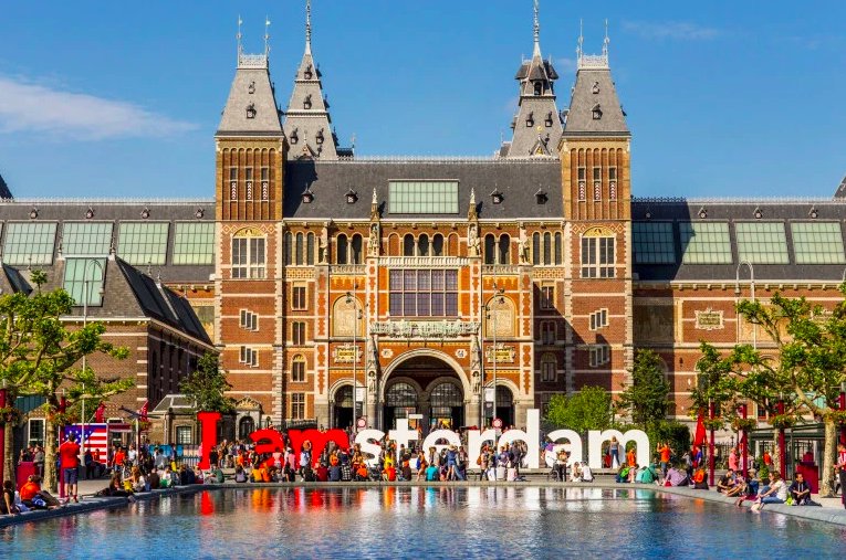 img 5c18bda6a69dd e1545125883481.png?resize=1200,630 - L'art à Amsterdam : Un guide des galeries, musées et expositions de la capitale néerlandaise