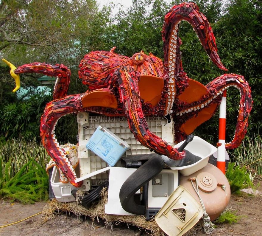 sculptures dechets plages pollution 2.jpg?resize=1200,630 - Ces 14 sculptures ont été réalisées à partir de déchets récupérés sur la plage