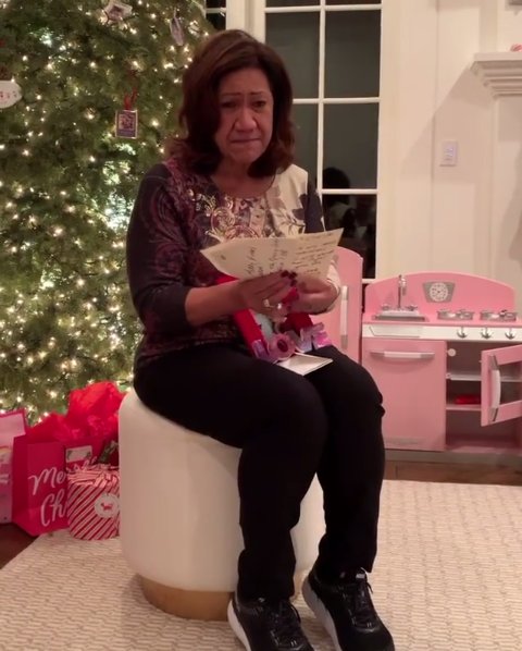 capture decran 2019 01 01 a 15 05 09.png?resize=1200,630 - Dwayne Johnson a offert à sa maman une nouvelle maison pour Noël! Il raconte pourquoi dans un message bouleversant.