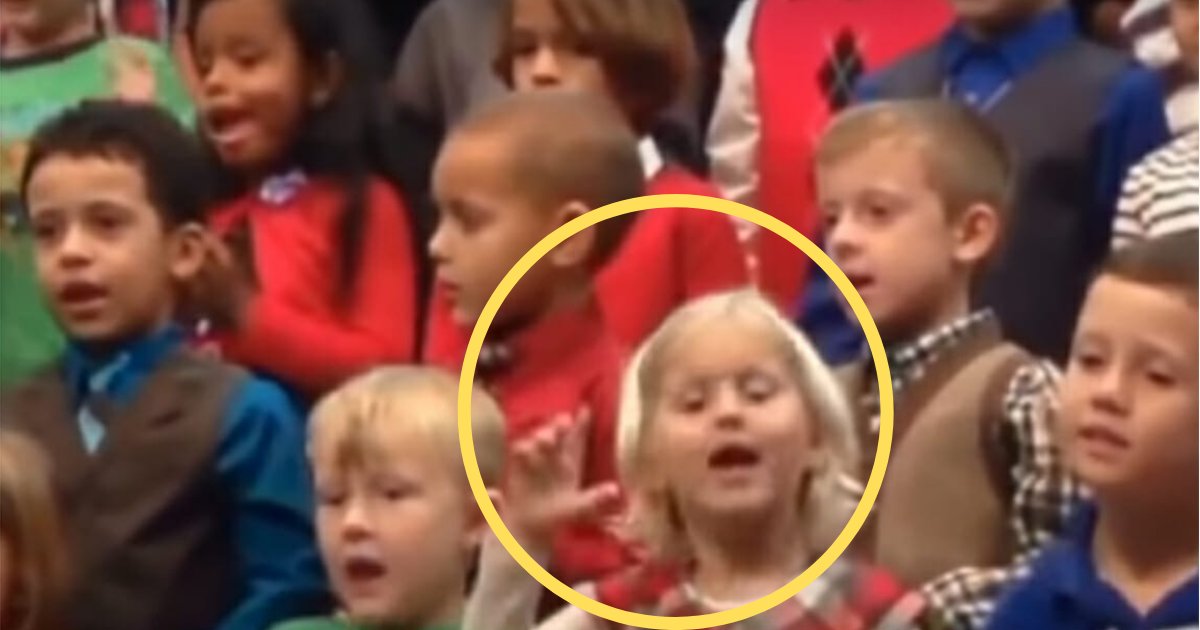 y2 2.png?resize=1200,630 - Cette petite fille a fait sensation sur Internet en chantant une chanson de Noël en langue des signes pour ses parents sourds