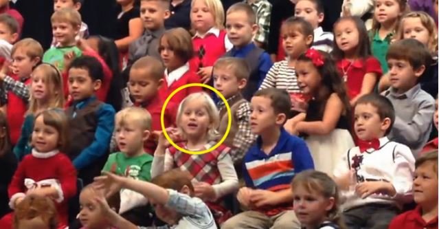 Petite fille a gagné tant de coeurs